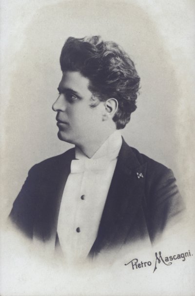 马斯卡尼（Pietro Mascagni），歌剧《乡村爱情》（Cavalleria Rusticana）的意大利作曲家（黑白照片）。 作者 意大利摄影师