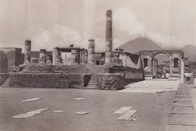 朱庇特庙（Tempio Di Giove）（黑白照片）。 作者 意大利摄影师