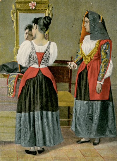 意大利撒丁岛森诺里，两位身着传统服饰的妇女，摄影师：G Dessi，卡利亚里 作者 意大利摄影师