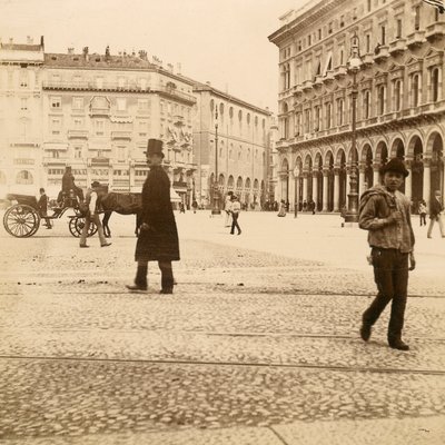Piazza del Duomo，米兰的看法，1873年 作者 意大利摄影师