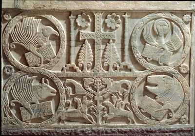 Detail of Stuco with symbols of the four evangelists (tetramorph): the angel for Saint Matthew, the lion for Saint Mark, the bull for Saint Luke and the eagle for Saint John. 730-740 Cividale, Battistero di San Callisto 作者 意大利学校
