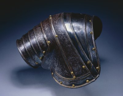 右肩肩d，c.1560-70（镀蓝钢和镀金钢） 作者 意大利学校