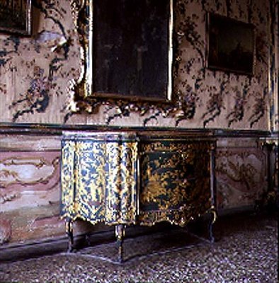 来自Palazzo Calbo Crotta，威尼斯（漆器）的抽屉柜 作者 意大利学校意大利学校