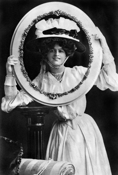 玛丽·斯图霍尔姆（Marie Studholme）1875-1930，英国女演员，1904年。 作者 J.Beagles and Co.