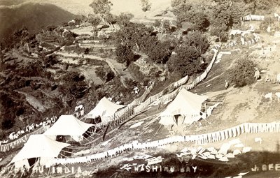 印度苏巴图洗涤湾，c.1900-1930（棕褐色照片） 作者 杰·吉