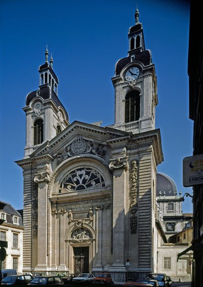 由建筑师 Jacques Germain Soufflot（1713-1780 年）重新设计的迪厄酒店（Hotel-Dieu）（12 至 13 世纪）的教堂景观。 里昂、罗纳 作者 雅克·格曼（Jacques Germain）Soufflot