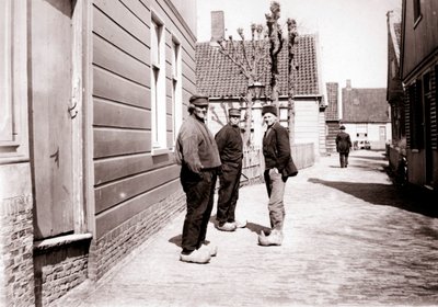 身着传统服装的男子，布罗克，荷兰，1898年。 作者 詹姆斯·巴特金