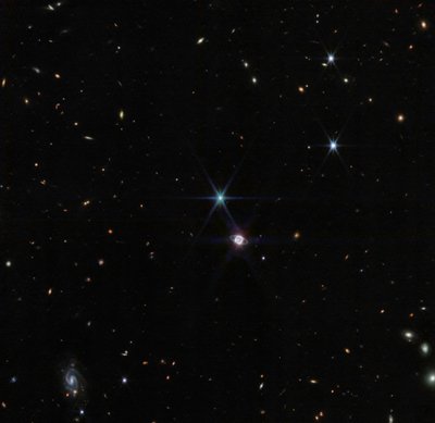 海王星宽视场（NIRCam） 作者 詹姆斯韦伯太空望远镜 (NASA)
