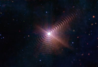 沃尔夫-雷思 140（结束） 作者 詹姆斯韦伯太空望远镜 (NASA)