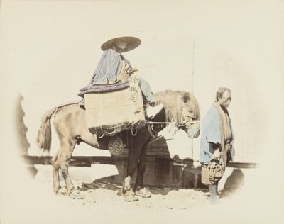 Man on a horse (hand-coloured b/w photo) 作者 日本摄影师