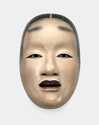 木质面罩，带有gofun底漆，为头发，眼睛和牙齿涂上漆黑，为嘴唇涂红色 作者 日本学校