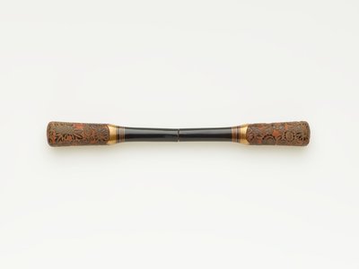 Hairpin with decoration of flowers, late 19th-early 20th century (wood with lacquer and red pigment ) 作者 日本学校