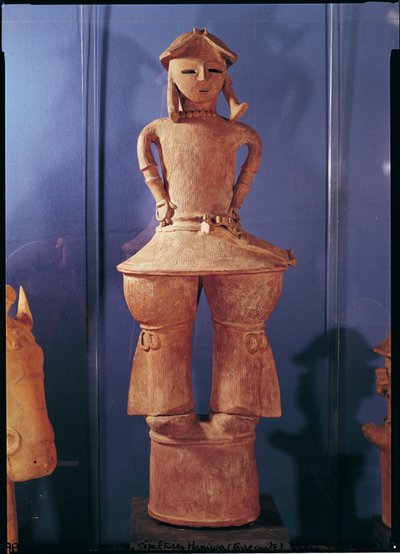 Haniwa人物，250-550（红色陶器） 作者 日本学校