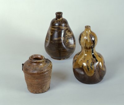 罐子、酒瓶和陶瓷葫芦（瓷器、陶瓷、青铜和珐琅）。 作者 日本学校