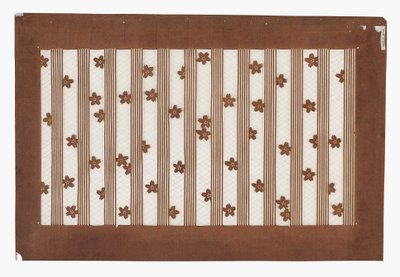 纸模具（片上），十九世纪末（用柿子汁和丝线处理的桑树皮纸） 作者 日本学校