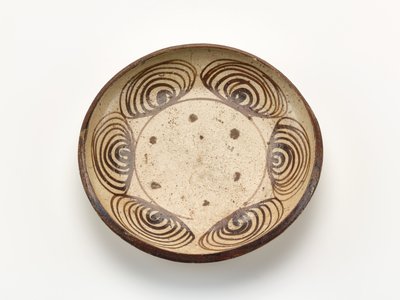“马眼”设计餐盘，1800年至1830年 作者 日本学校