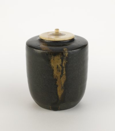 濑户窑茶筒，高筒型，茶筒（高筒椅） 作者 日本学校