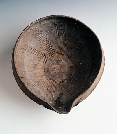 用于研磨和搅拌食物的炻器厨房碗（Suribachi），生产于备前，高11.5厘米，直径33.5厘米，日本文明，桃山时期 作者 日本学校