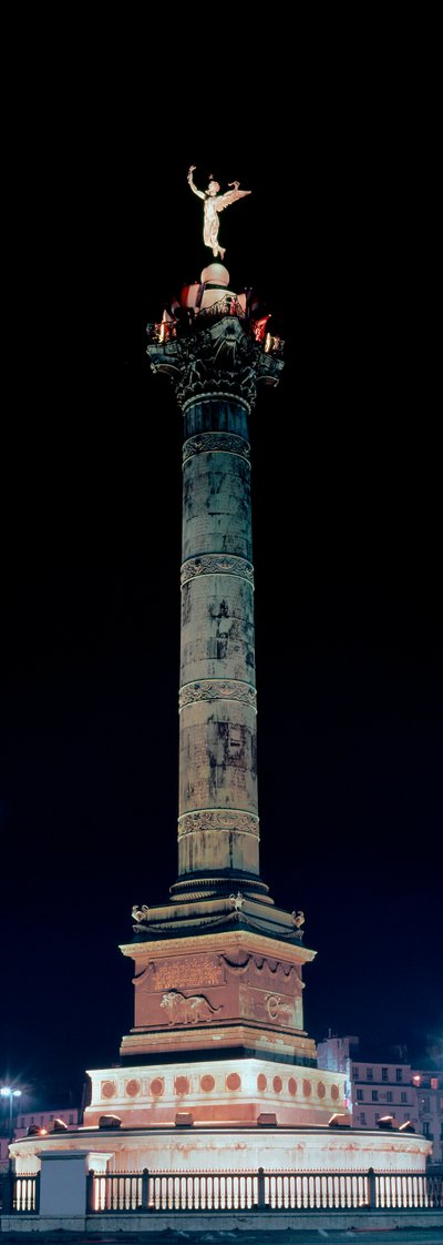 View of the column of July on Place de la Bastille in Paris. 作者 让·安托万·阿拉沃因
