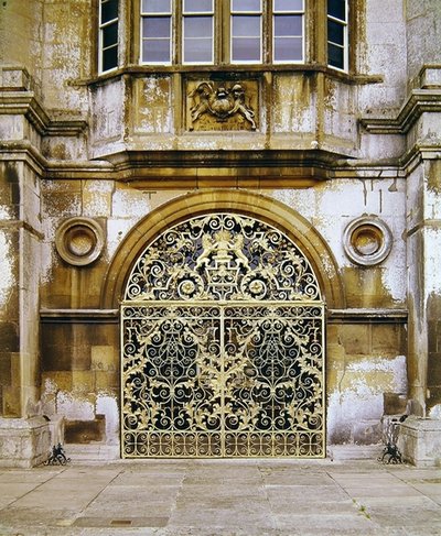 来自Burghley House的盖茨，1710年 作者 让·蒂茹