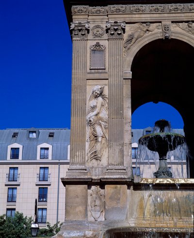建筑：代表若虫的无辜者喷泉的细节。 由建筑师 Jean Goujon、Augustin Pajou 和 Pierre Lescot 设计。 1546-1549 年。 巴黎约阿希姆·杜贝莱广场。 作者 让和莱斯科特皮埃尔·古容
