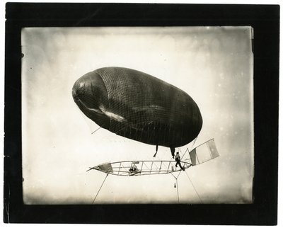 飞艇 "加州之箭" 作者 杰西·塔伯·比尔斯（Jessie Tarbox Beals）