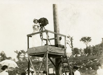 比尔斯在工作，c.1905-40 作者 杰西·塔伯·比尔斯（Jessie Tarbox Beals）