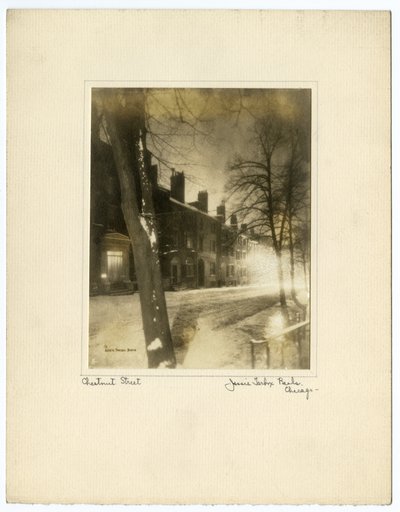 美国波士顿栗子街，约1902-10（明胶银照片 作者 杰西·塔伯·比尔斯（Jessie Tarbox Beals）