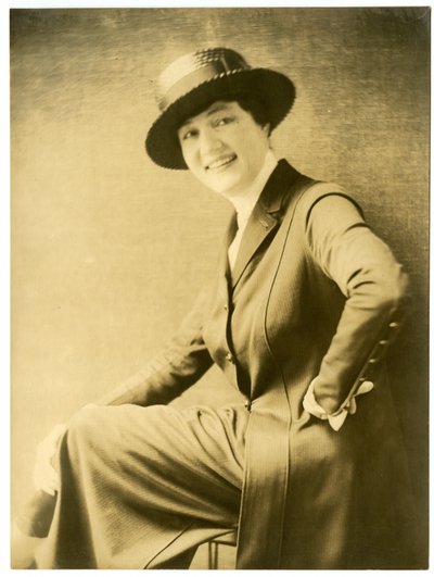 杰克金太太，1918-20 作者 杰西·塔伯·比尔斯（Jessie Tarbox Beals）