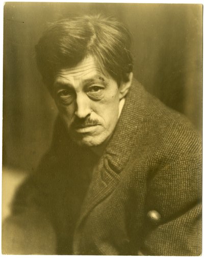 Sadakichi Hartman  - 德国日本艺术家和艺术评论家，1919年 作者 杰西·塔伯·比尔斯（Jessie Tarbox Beals）
