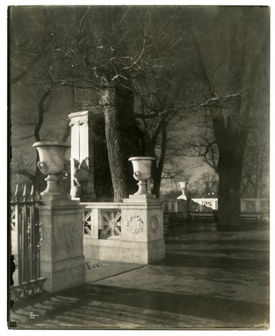 美国马萨诸塞州波士顿晚上的邵氏纪念馆，约1902-10（明胶银照片 作者 杰西·塔伯·比尔斯（Jessie Tarbox Beals）