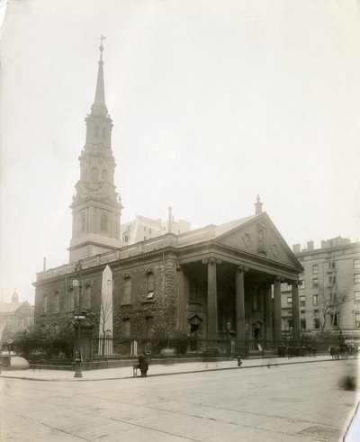 美国纽约百老汇的圣保罗教堂，约1905-40（明胶银照片 作者 杰西·塔伯·比尔斯（Jessie Tarbox Beals）