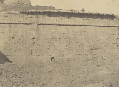 埃德夫（Edfu），围墙东立面的雕塑和铭文 作者 约翰·比斯利·格林