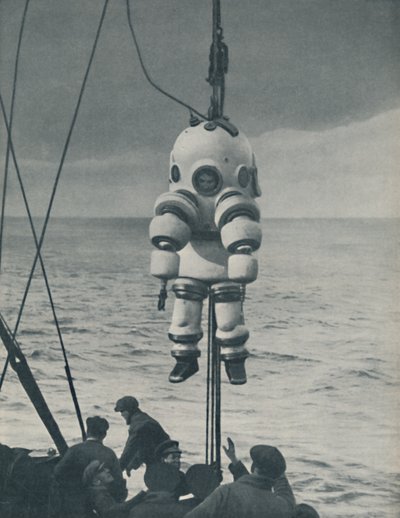 与海的永恒战斗：深海潜水员的装甲外壳，c1935年 作者 约翰·汉默顿