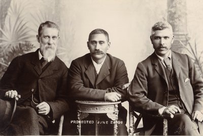 威廉澳大利亚格雷厄姆，国王Mahuta Tawhaio和Tahuna Heirangi，1898年6月（银色明胶印刷） 作者 约翰·汉纳