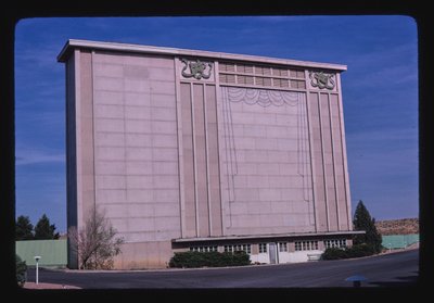 美国科罗拉多州普韦布洛 50 号公路上的汽车影院 作者 约翰·马戈利斯