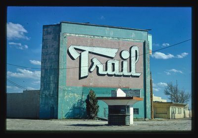 美国德克萨斯州阿马里洛 Trail Drive-In 汽车旅馆 作者 约翰·马戈利斯