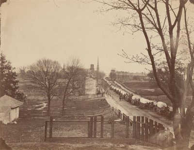 1865年4月，进入弗吉尼亚州彼得堡的一列陆军马车。 作者 约翰·里基