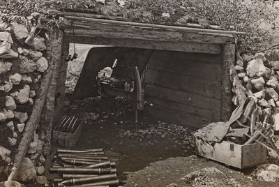 Album "Meine weltkriegs - Erinnerungen South-West Front (Carinthia, Italien, South Tyrol) (My world war - memories of the South-Western Front in Carinthia, Italy, Trentino-Alto Adige) 31/03/1915-12/11/1918 - Josef Zohles Wien ": military depot (b/w photo) 作者 约瑟夫·佐尔斯（Josef Zohles）