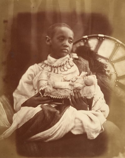 代亚奇-阿拉马尤，西奥多国王的儿子，1868年7月。 作者 Julia Margaret Cameron
