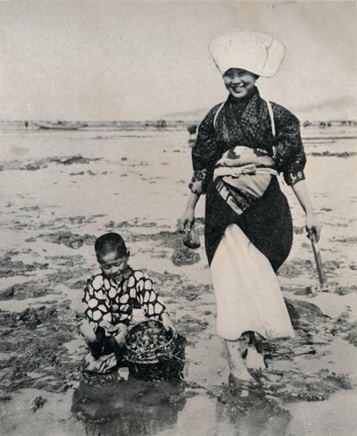 1921年，1900年，东京湾退潮时挖掘蛤lam 作者 朱利安·伦纳德街