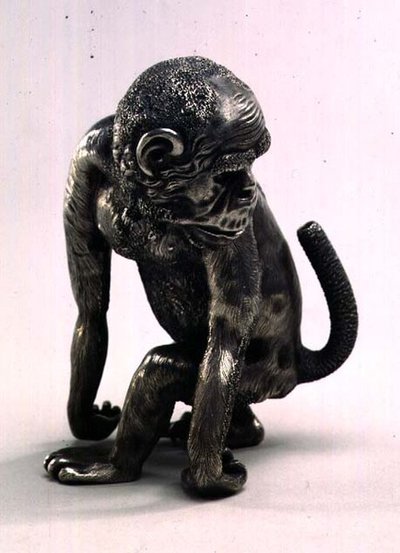 为Faberge制作的猴子图，c.1896-1908（银色） 作者 朱利叶斯·拉波波特