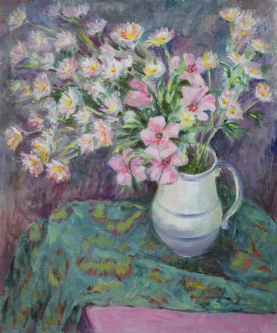 在水罐的桃红色花 作者 Karen Armitage