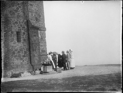 Leith Hill Tower，Leith Hill，Wotton，莫尔谷，萨里，1912 年 5 月 25 日（黑白照片） 作者 凯瑟琳·让·麦克菲