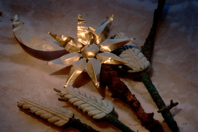 金色日月与麦杆，文物，奥克苏斯文明；土库曼斯坦；戈诺......，2004 年（照片） 作者 肯尼思·加勒特