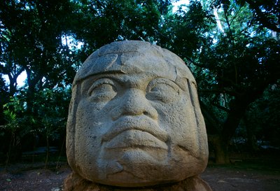 奥尔梅克；墨西哥；古代文化；美洲；考古学；文物；拉文塔；奥尔梅克人头像 作者 Kenneth Garrett