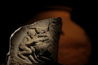 叙利亚胡里安帝国乌尔凯什，公元前 2400 年，乔治-布切拉蒂，......中的役畜和犁，2004 年（照片） 作者 肯尼思·加勒特