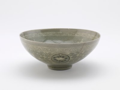 碗，高丽时期，12世纪下半叶（陶瓷） 作者 韩国学校