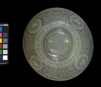 Bowl with cranes and clouds, c.1150-1200 (celadon-glazed stoneware) 作者 韩国学校