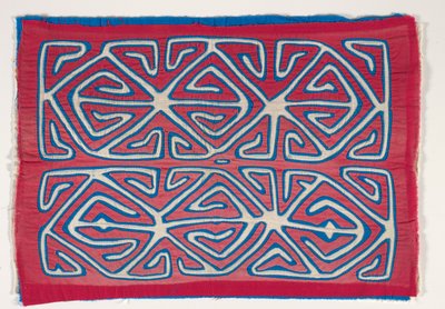 衬衫镶片（mola），c.1950（贴花棉） 作者 库纳印第安文化